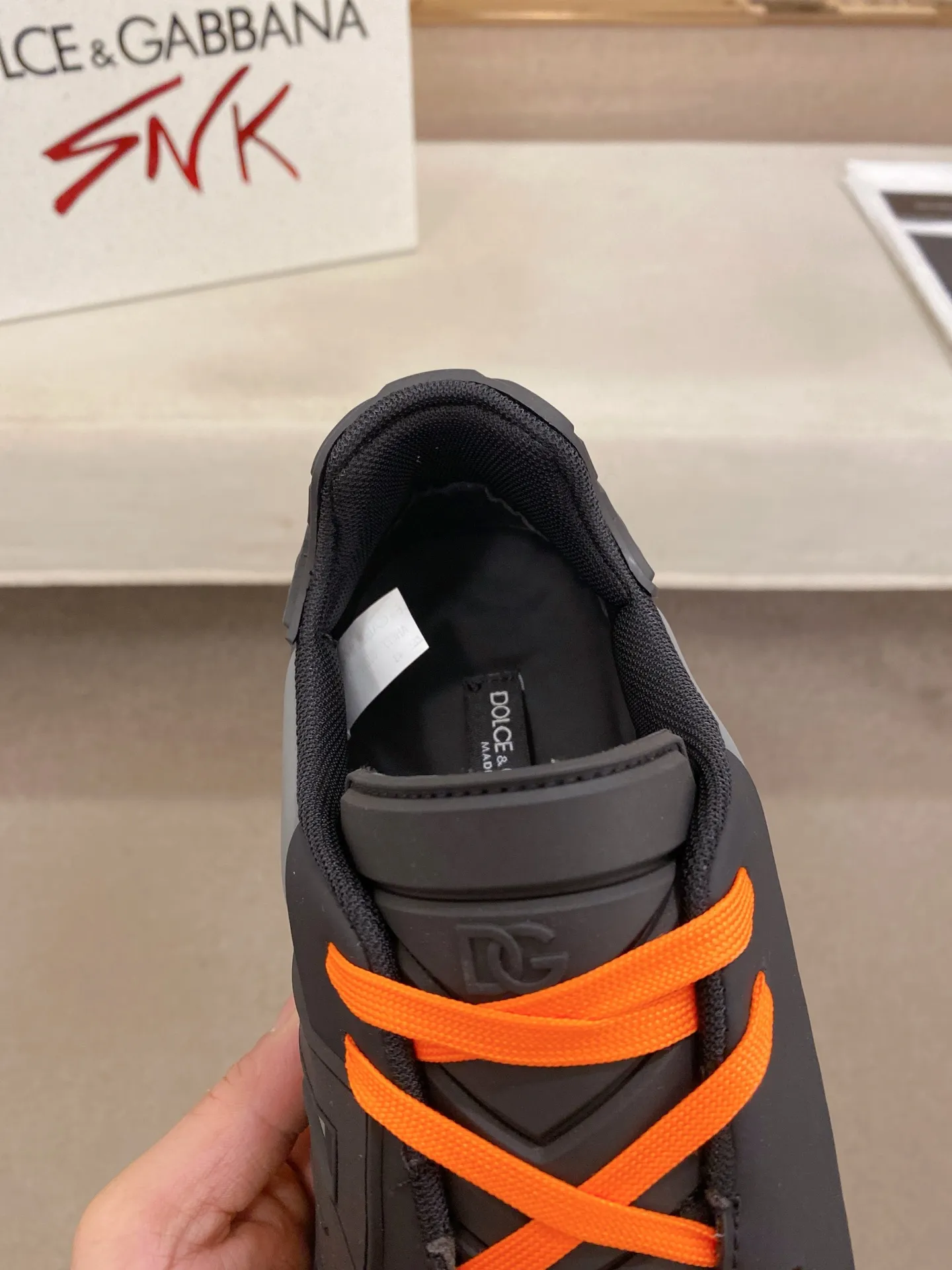 Men's shoes 💰: 660💰 (top quality) The latest sports style DG hot model recommendation, 👉 first launch of men's shoes 😻 I am really crazy about it, top design, impeccable comfort, absolute best-seller, imported cowhide upper, full cowhide lining🐂. Original replica, the latest cool outsole 💥👟Number of codes: 38-44 (45/custom-made, non-refundable)